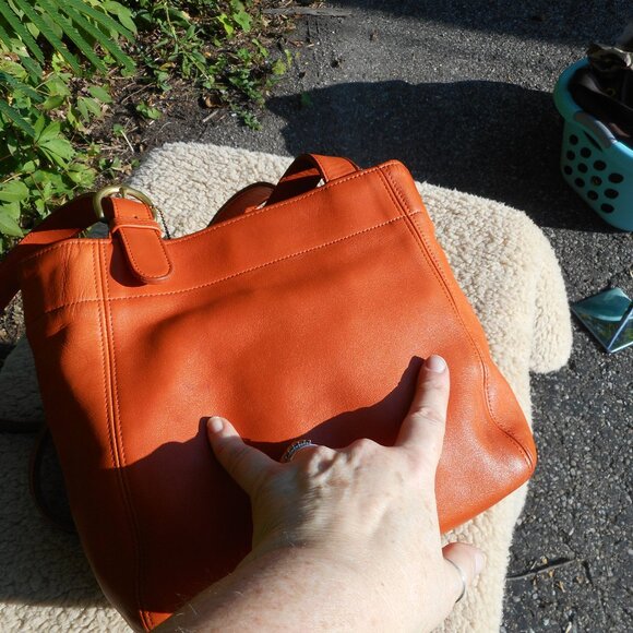SOLD**Vintage Coach GUC SOHO Buckle Bag 4157, in Tangerine from 1997 - Picture 12 of 12